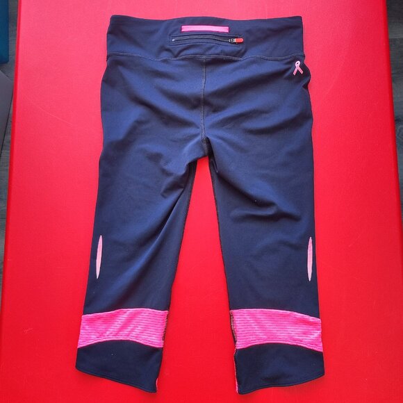 Under Armour She's A Fighter support cancer high rise cropped leggings women's - Picture 2 of 7